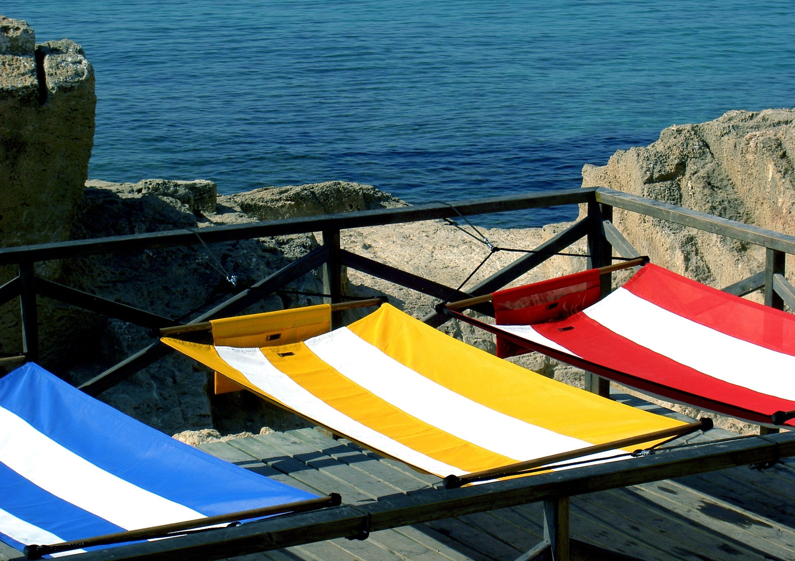 Endlich Sommer! CrazyChair Hängematten bringen Farbe ins Leben.