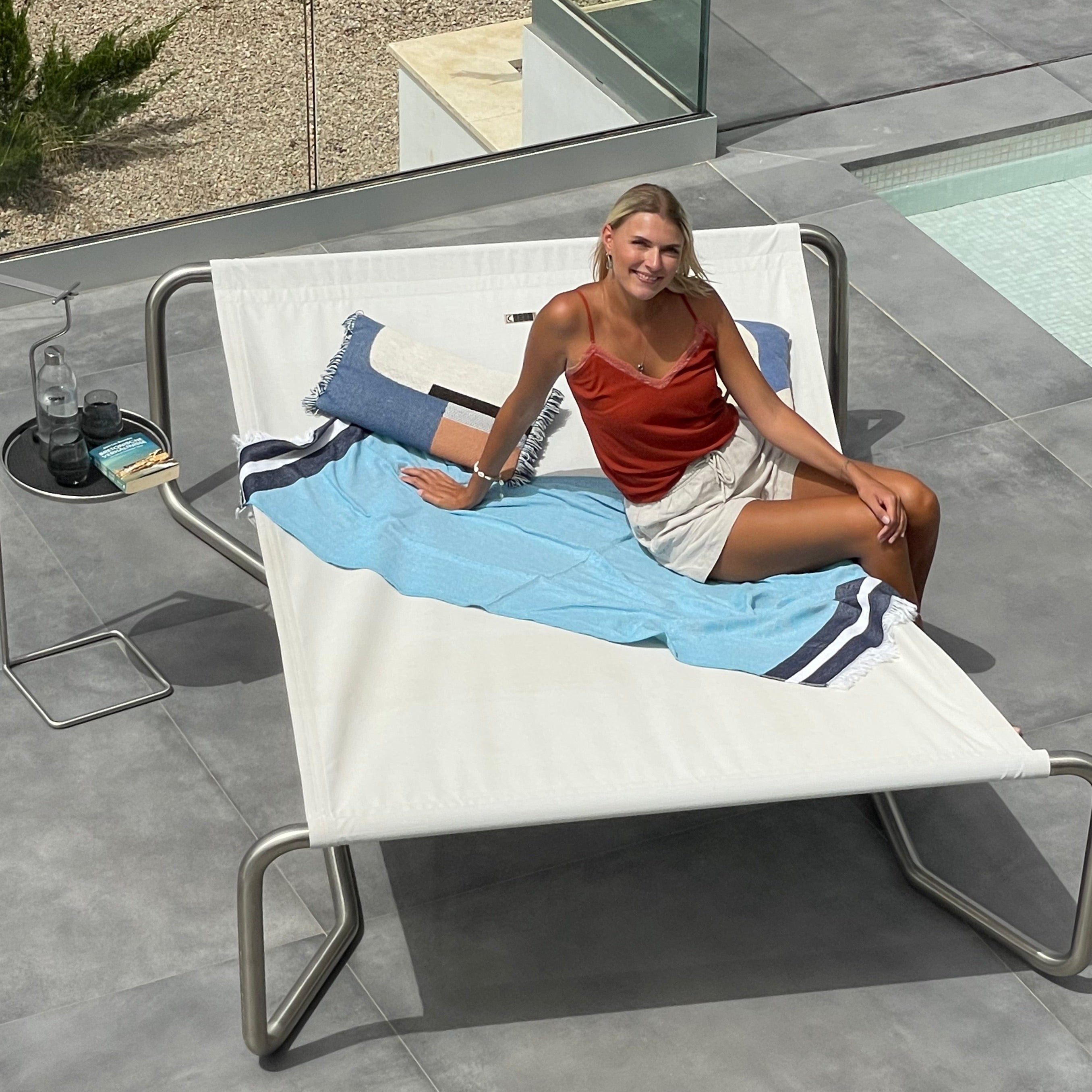 Hochwertige Outdoor-Hängematte aus Edelstahl – perfekt für Garten, Terrasse und Poolbereich