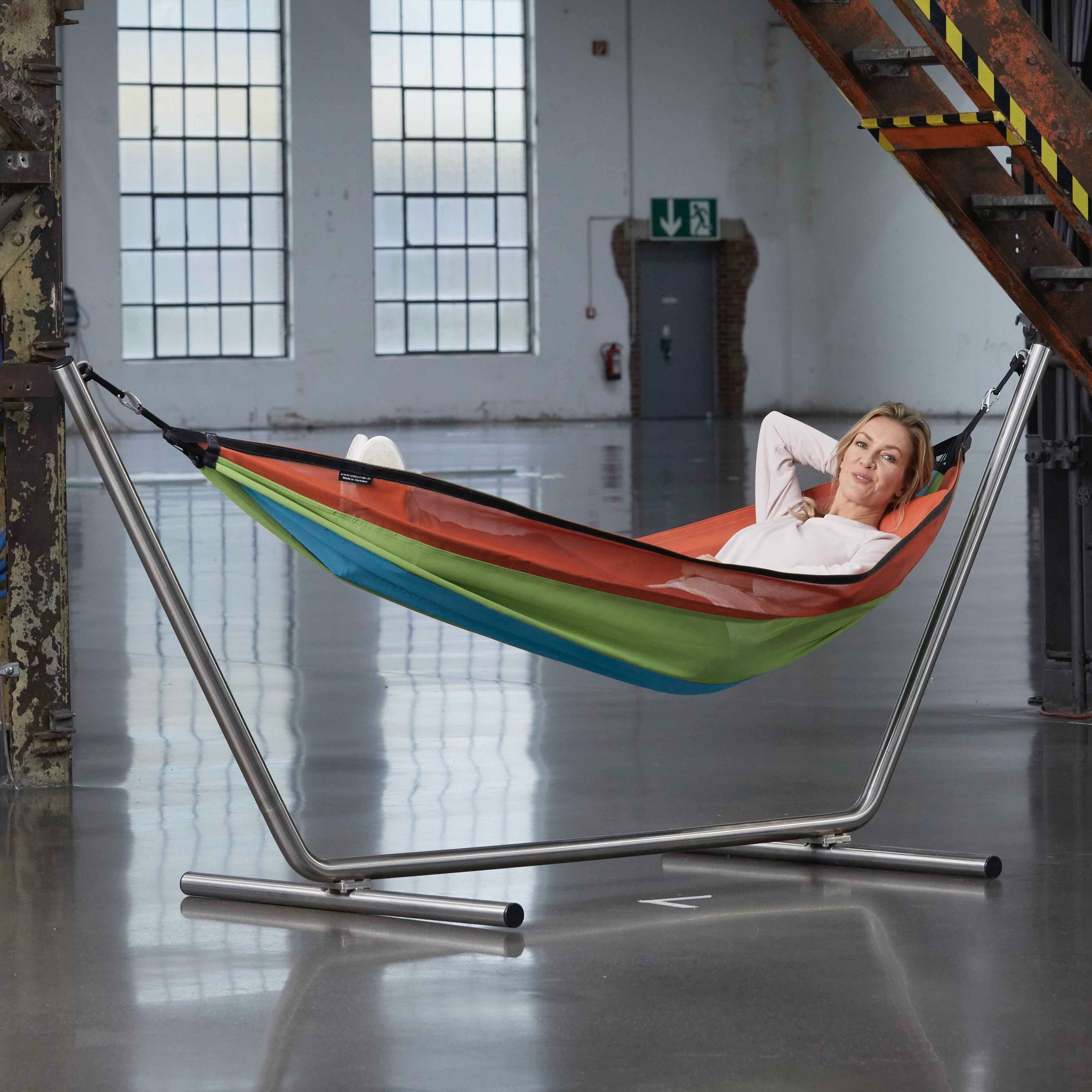 Crazy Chair SLIMBO, Edelstahlständer, mit wetterfester CLIPPER Hängematte