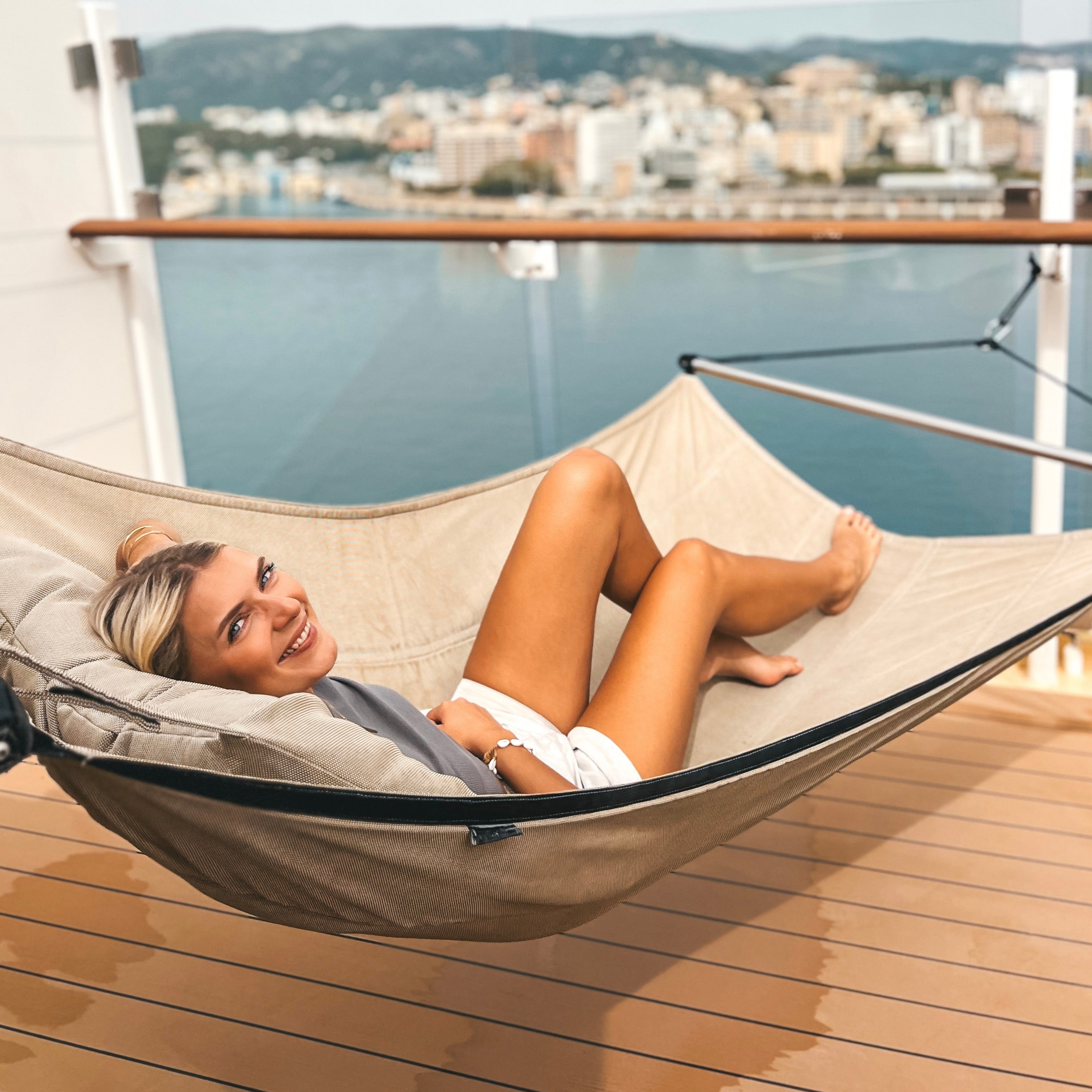Luxus Hängematte auf dem Kreuzfahrtschiff – pure Entspannung mit Meerblick

